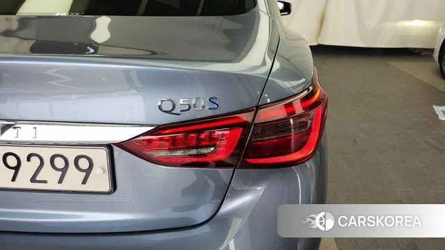Infiniti Q50 id 4620673 из Кореи 15