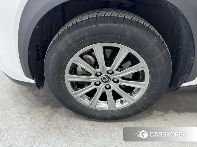 Lexus NX id 4239105 из Китая 15