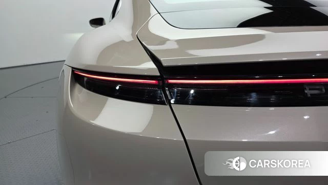 Porsche Taycan id 4864548 из Кореи 15