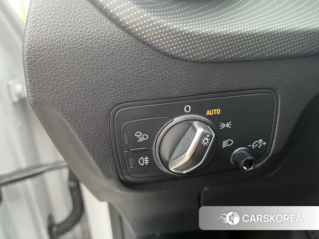 Audi Q2L id 4291220 из Китая 15
