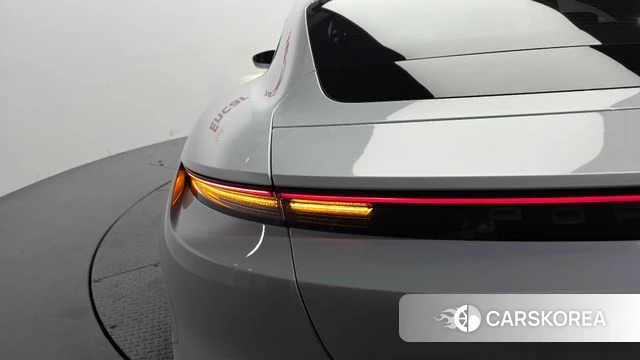 Porsche Taycan id 4529172 из Кореи 15