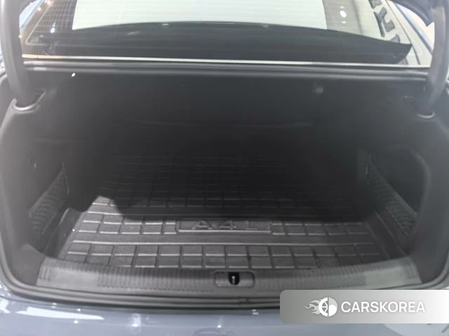 Audi A4L id 3876160 из Китая 15