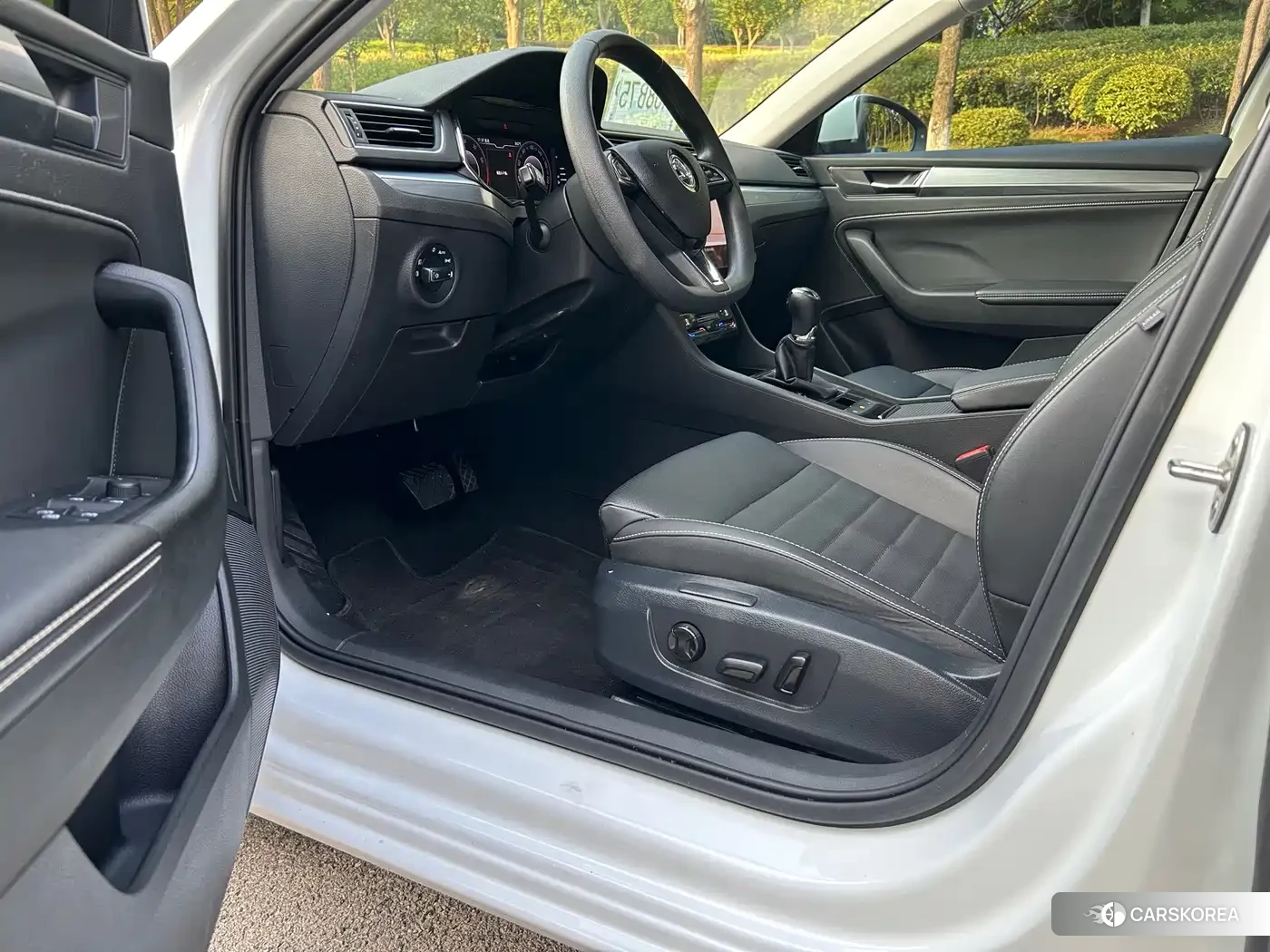 Skoda Superb id 4681186 из Китая 15
