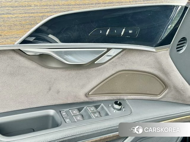 Audi A8 id 4342204 из Китая 15