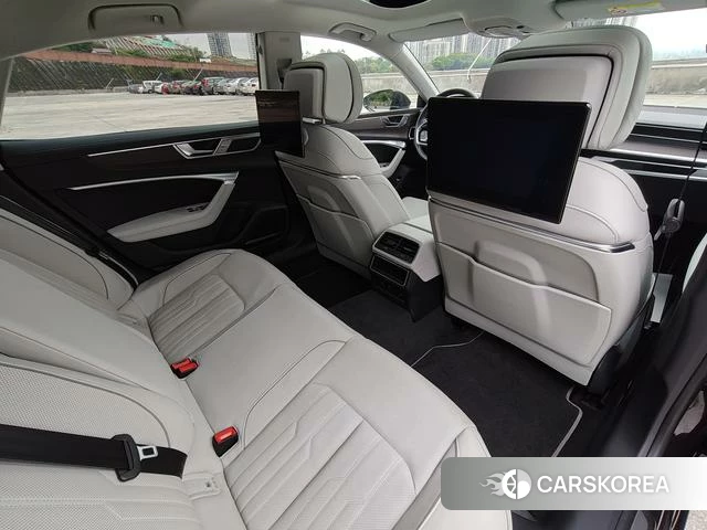 Audi A7L id 4190565 из Китая 15