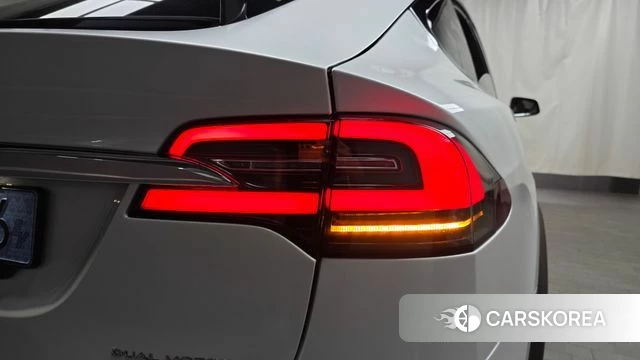 Tesla Model X id 4476573 из Кореи 15