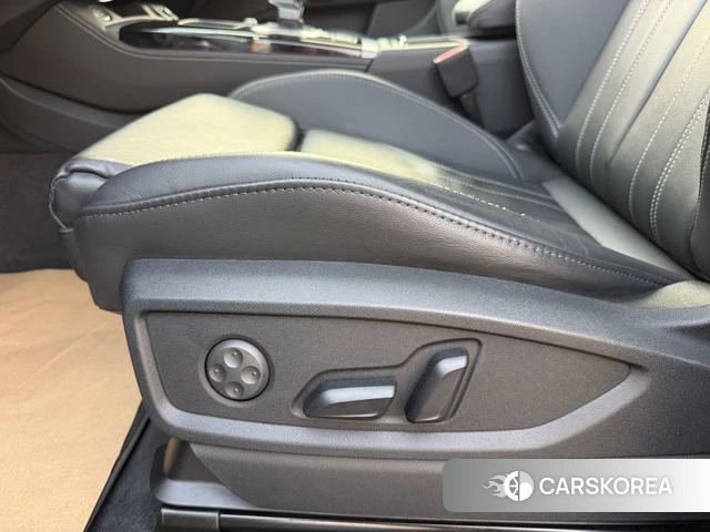 Audi Q5L id 4307771 из Китая 15