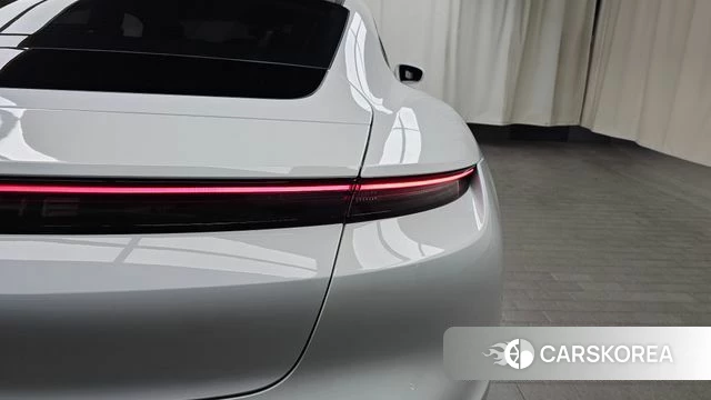 Porsche Taycan id 4527694 из Кореи 15