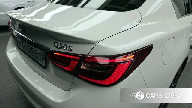 Infiniti Q50 id 4397872 из Кореи 15