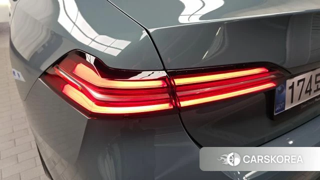 BMW 5 Series (G60) id 4607464 из Кореи 15