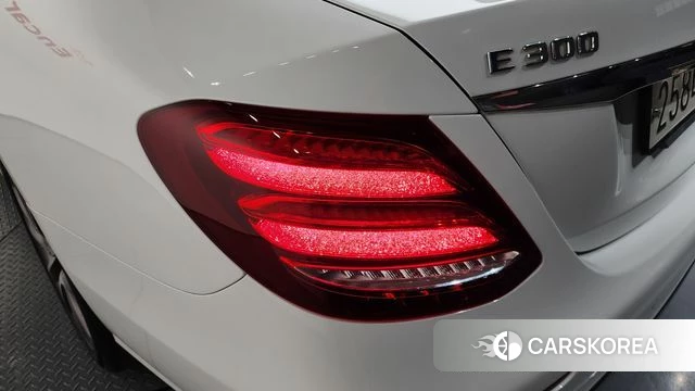 Mercedes-Benz E-Class W213 id 4390397 из Кореи 15