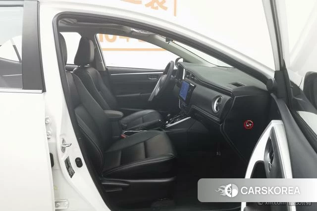 Toyota Corolla dual engine E+ id 4211565 из Китая 15