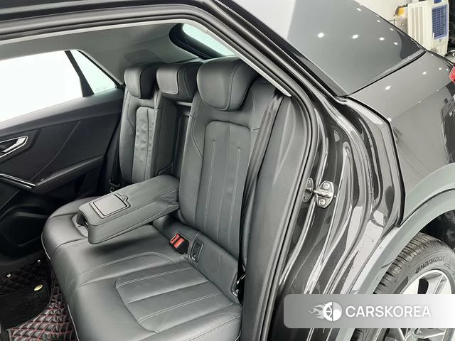 Audi Q2L id 4272600 из Китая 15