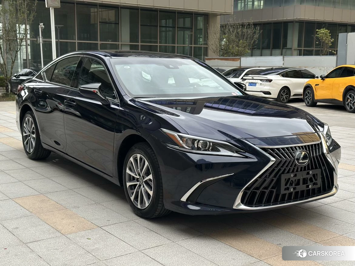 Lexus ES id 4420839 из Китая 15