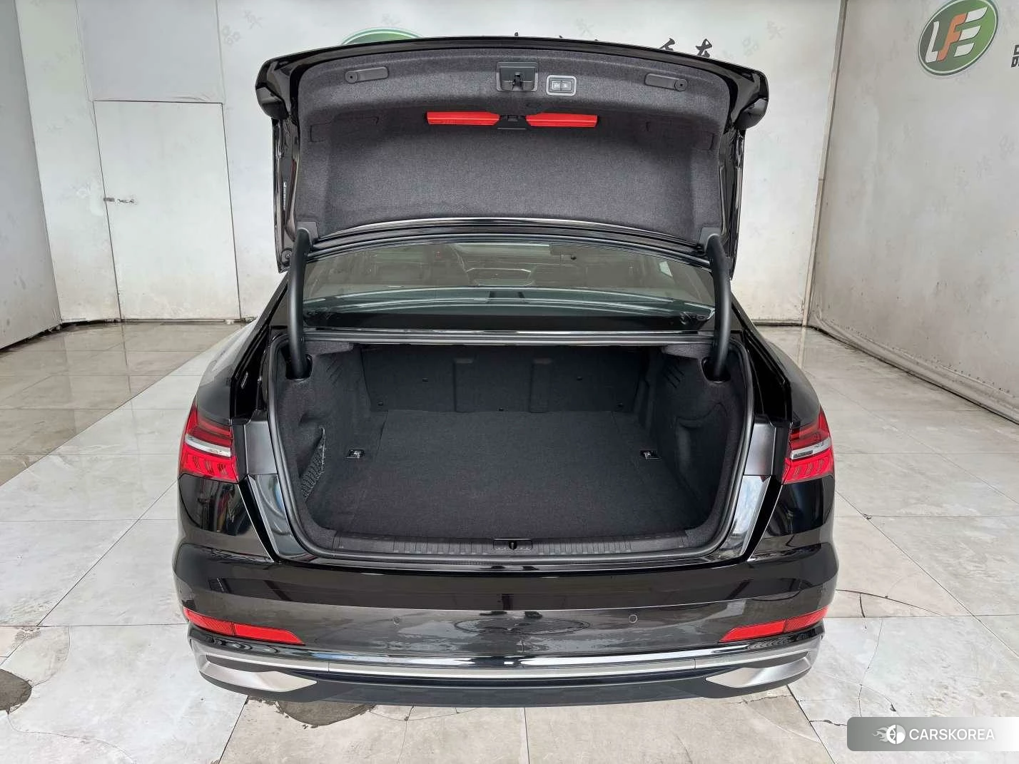 Audi A6L id 4513839 из Китая 15