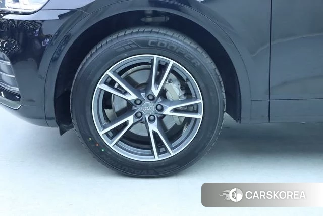Audi Q5L id 4208339 из Китая 15