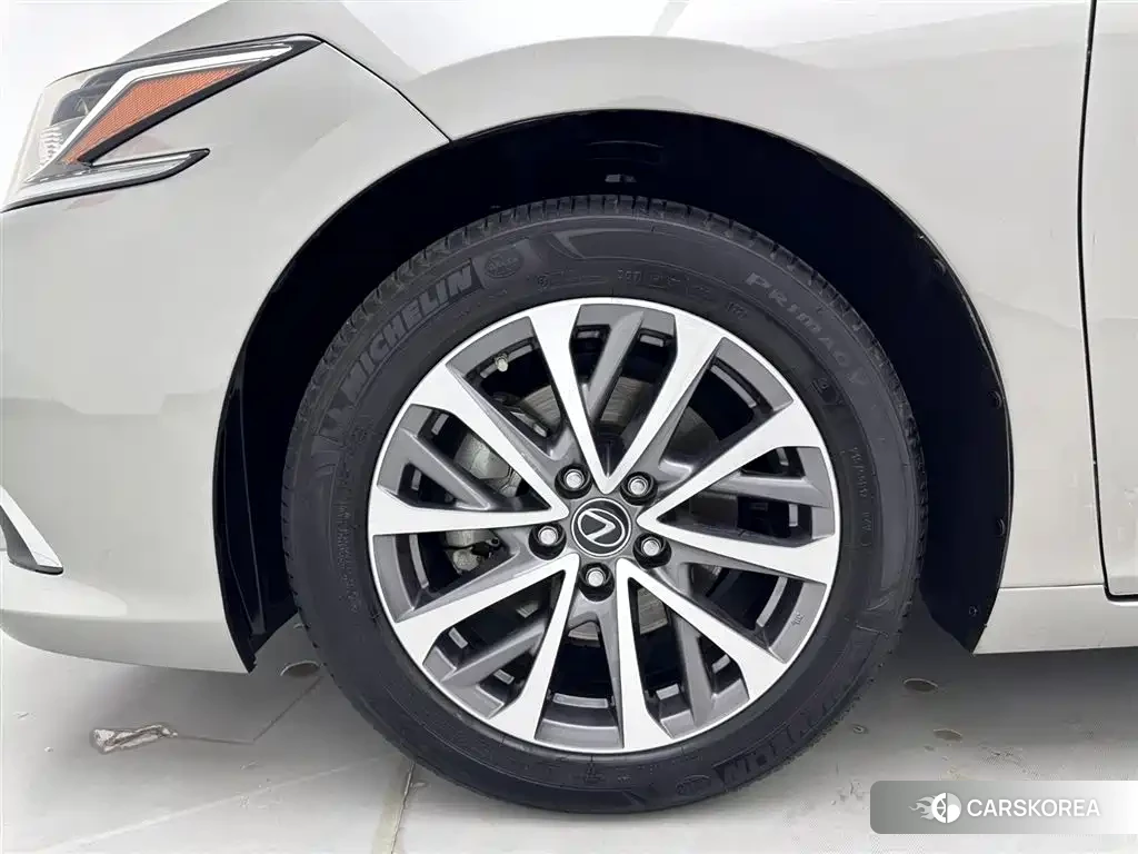 Lexus ES id 4649407 из Китая 15