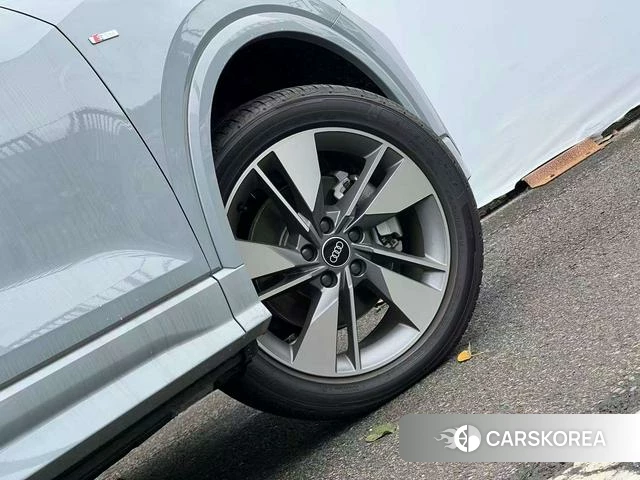 Audi Q2L id 4341698 из Китая 15
