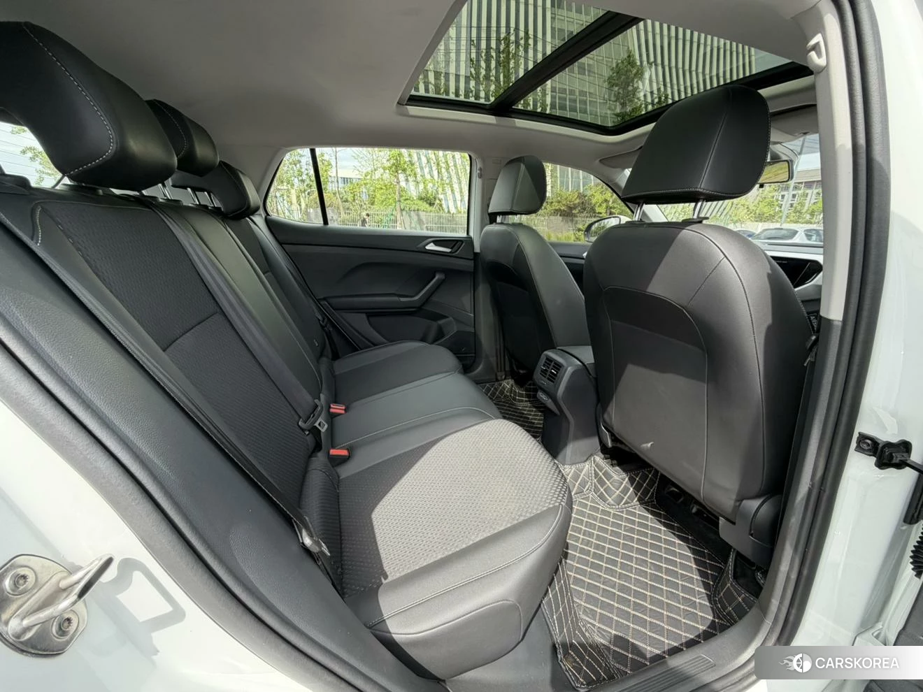 Volkswagen Exploring the shadow id 4441036 из Китая 15