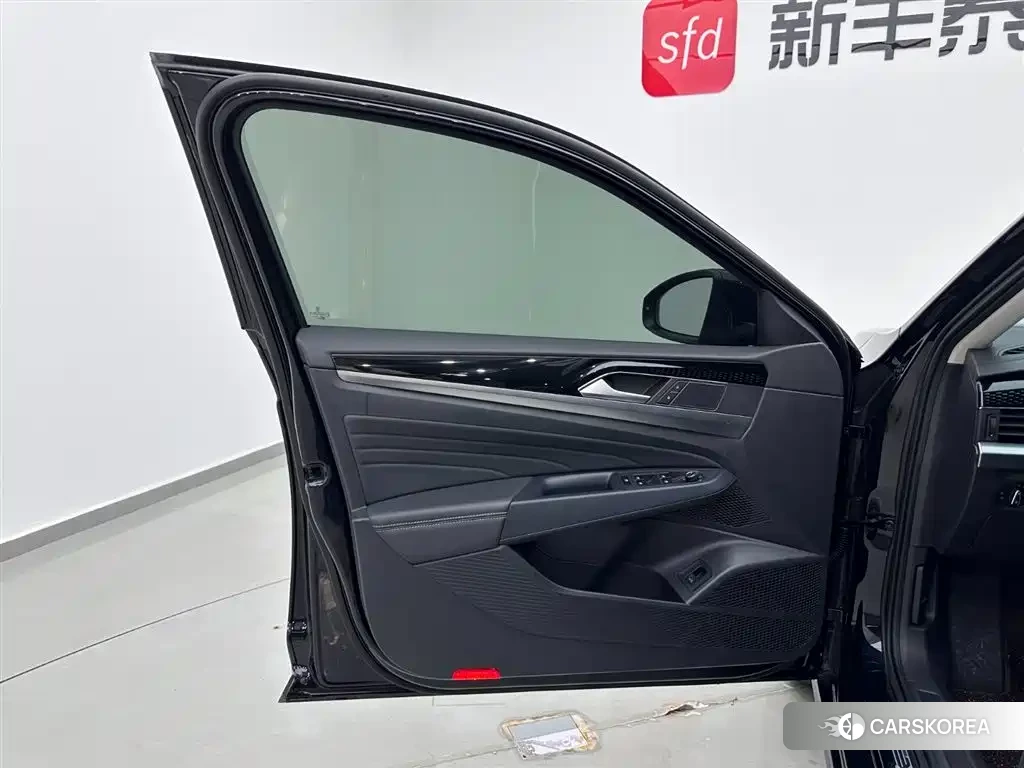 Volkswagen Passat id 4577478 из Китая 15