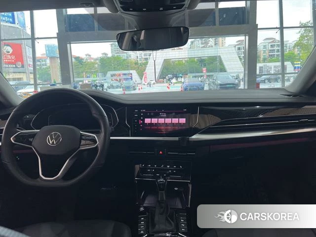 Volkswagen Passat PHEV id 4290695 из Китая 15
