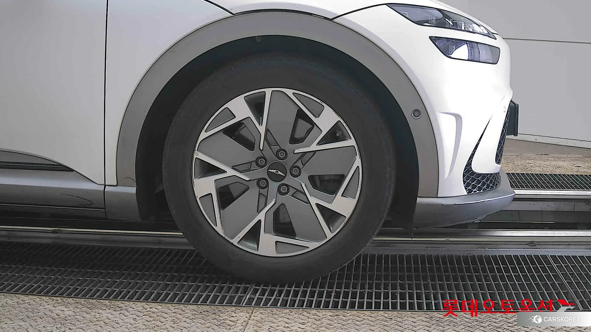 Hyundai GV60 id 3888312 из Кореи 15