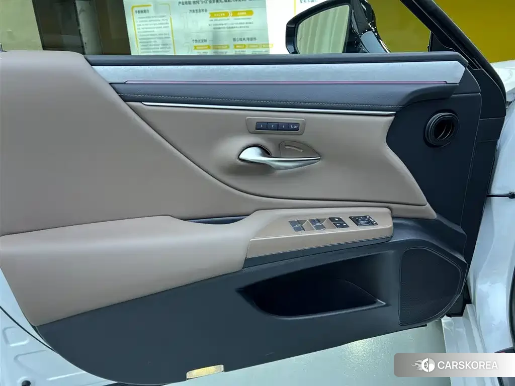 Lexus ES id 4547192 из Китая 15