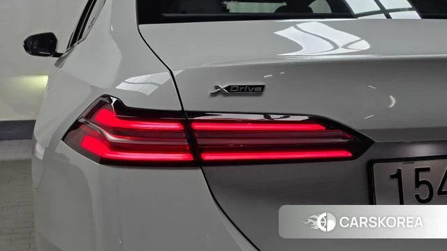 BMW 5 Series (G60) id 4589881 из Кореи 15