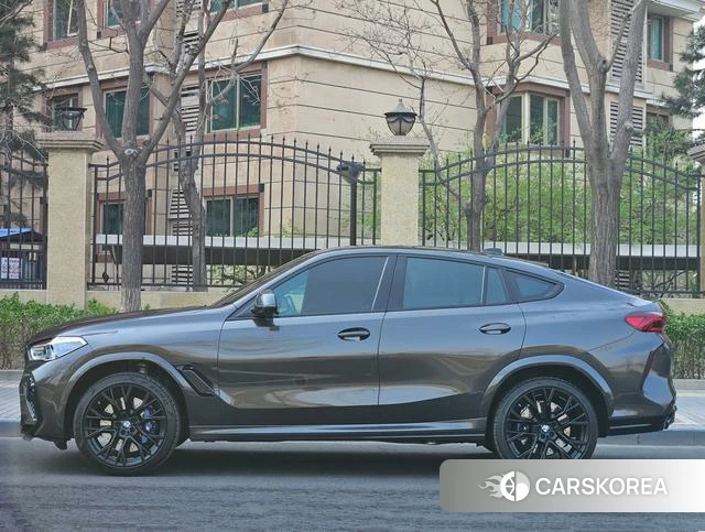 BMW X6 M id 4208557 из Китая 15