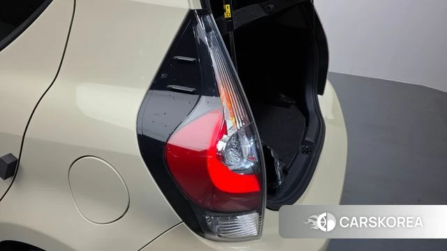 Toyota Prius C id 4285911 из Кореи 15