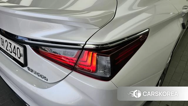 Lexus ES300h 7th generation id 4408779 из Кореи 15