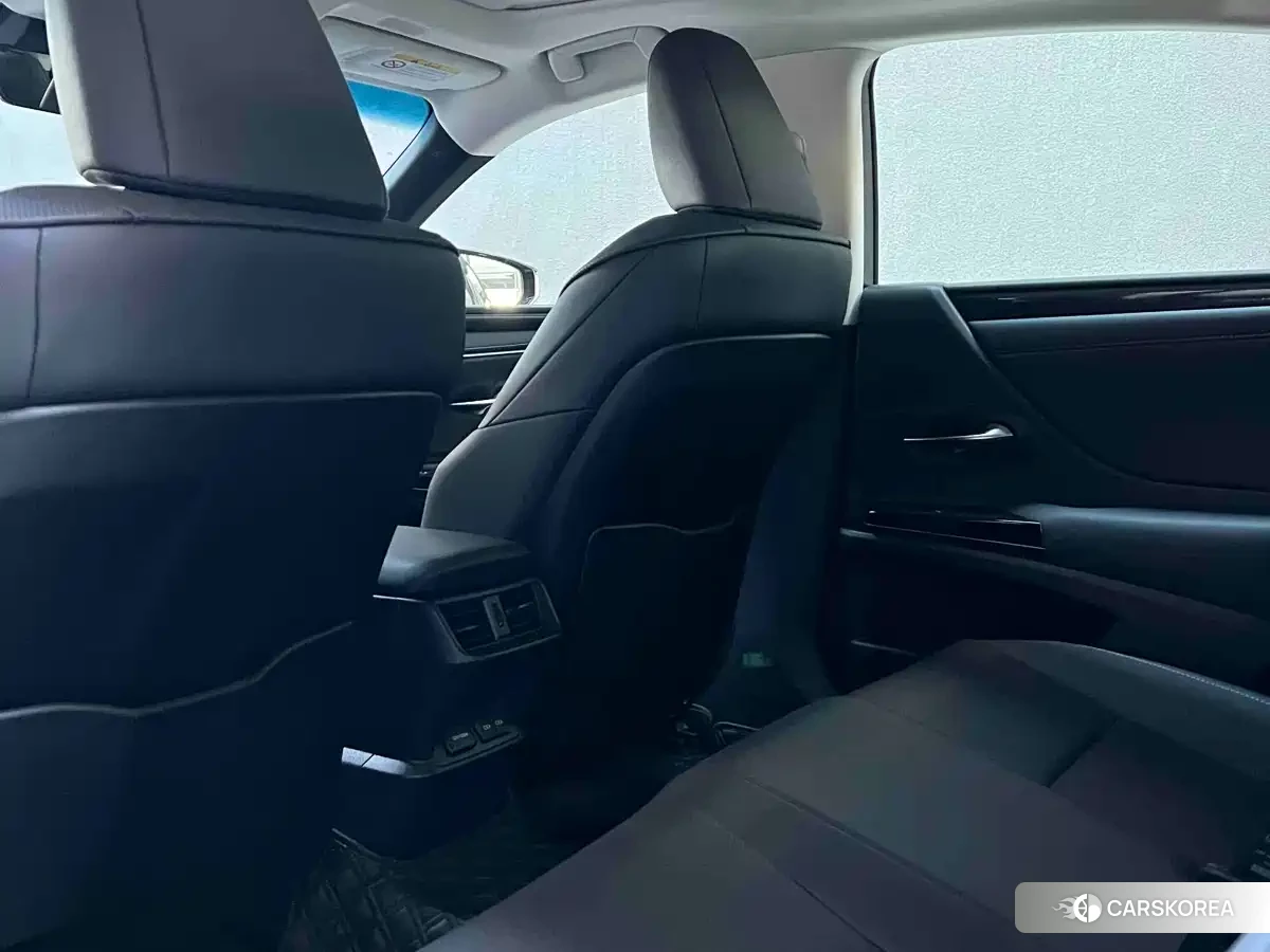 Lexus ES id 4628284 из Китая 15