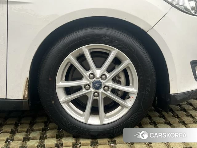 Ford Fox id 3889945 из Китая 15