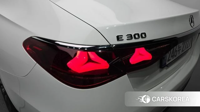 Mercedes-Benz E-Class W214 id 4185825 из Кореи 15