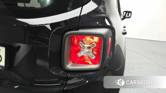 Jeep Renegade id 4572920 из Кореи 15