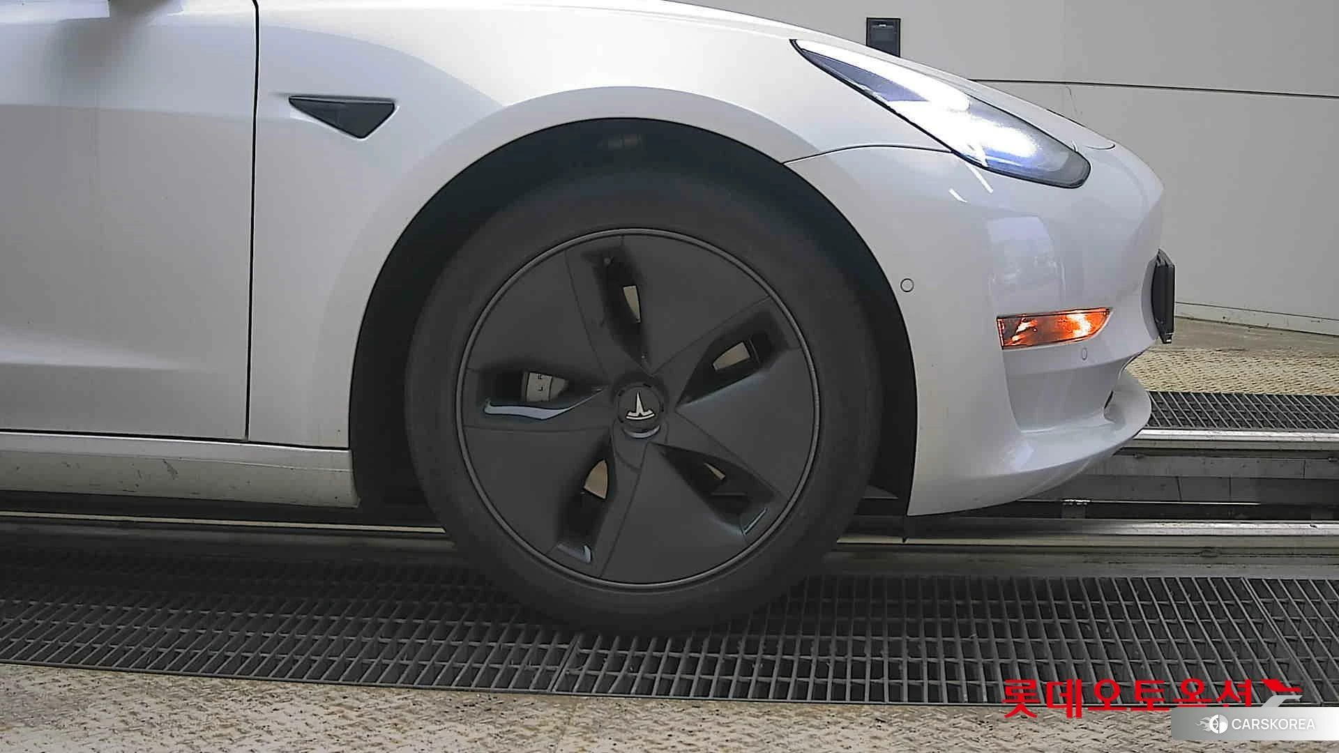 Tesla Model 3 Standard Range Plus RWD id 4289296 из Кореи 15