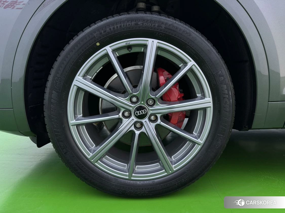 Audi Q5L id 4453683 из Китая 15