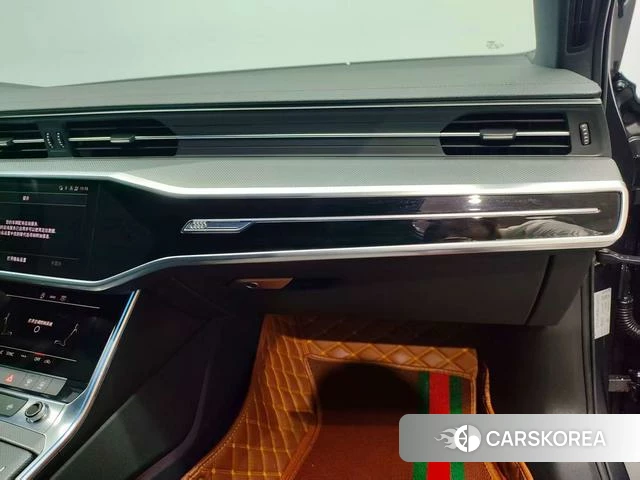 Audi A6L id 4328624 из Китая 15