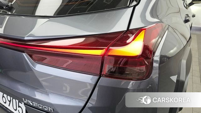 Lexus UX300h id 4479920 из Кореи 15