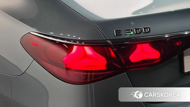 Mercedes-Benz E-Class W214 id 4897805 из Кореи 15