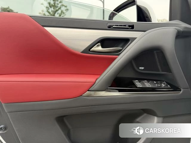 Lexus LX id 4329109 из Китая 15