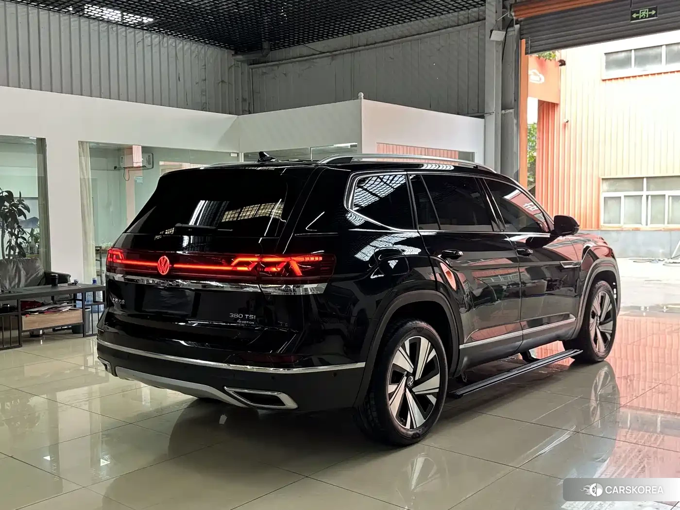 Volkswagen Touareg id 4583773 из Китая 15