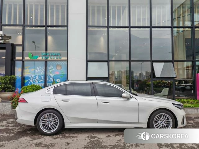 BMW 5 series id 4276043 из Китая 15