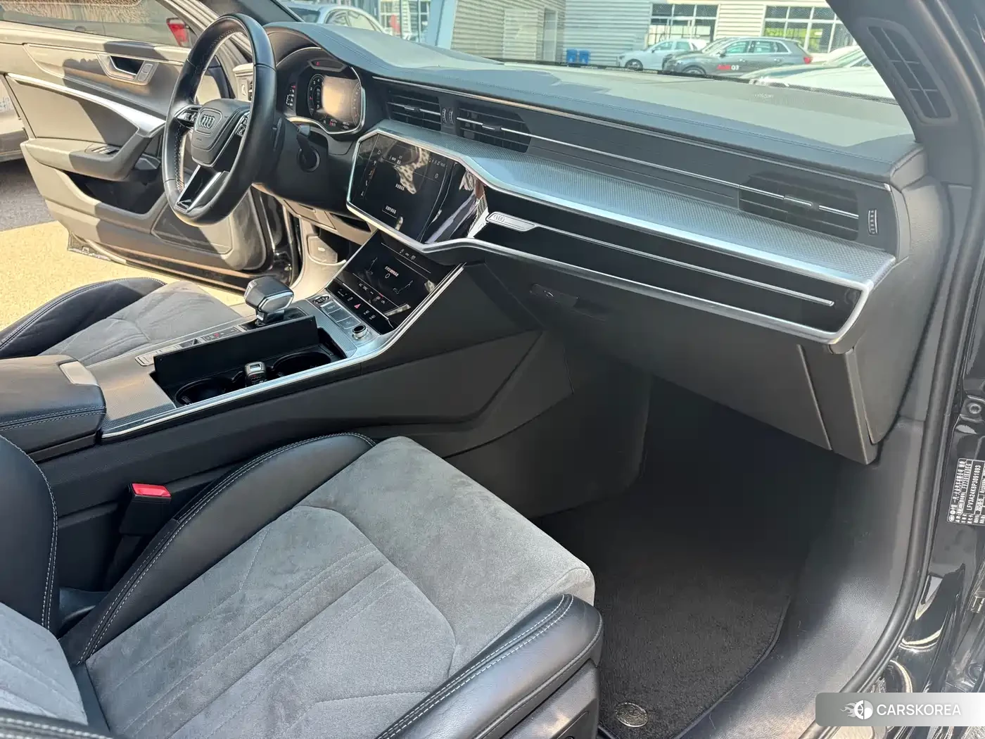 Audi A6L id 4576373 из Китая 15