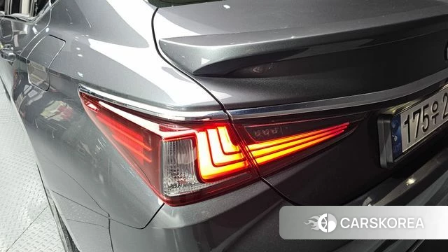 Lexus ES300h 7th generation id 4185928 из Кореи 15