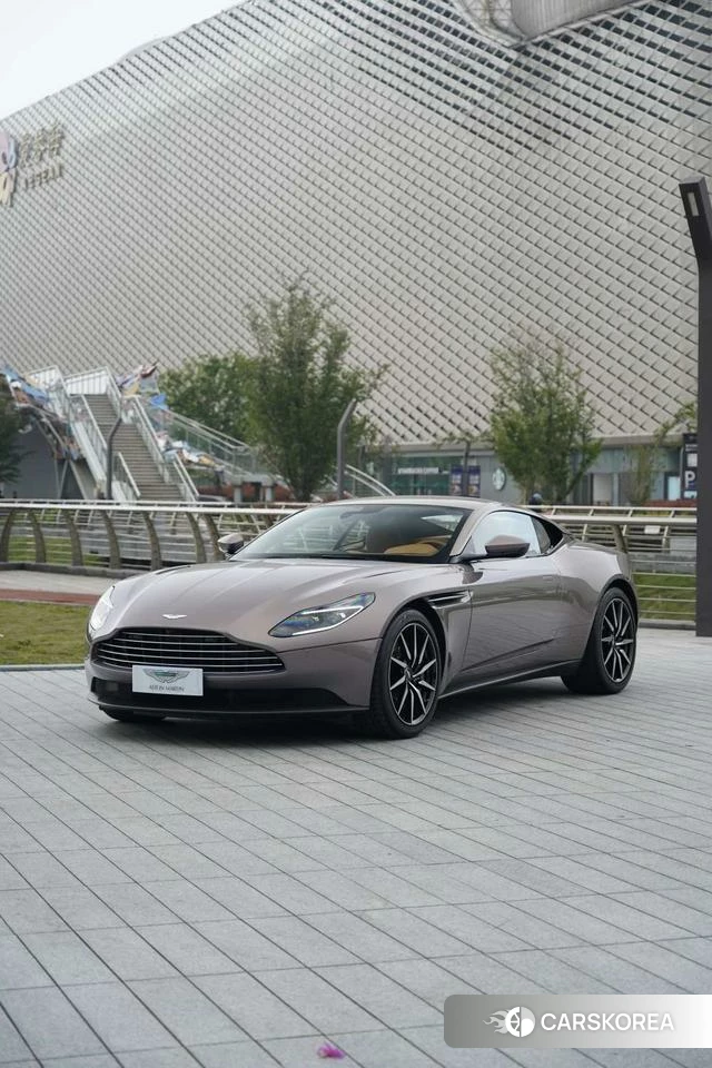 Aston Martin DB11 id 3969204 из Китая 15