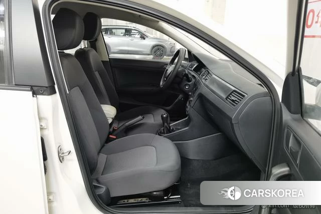 Volkswagen Santana id 4279256 из Китая 15