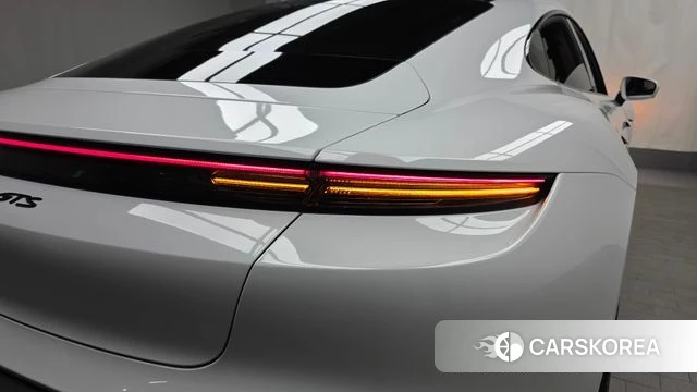 Porsche Taycan id 4474752 из Кореи 15