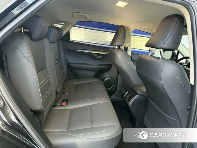 Lexus NX id 4262450 из Китая 15