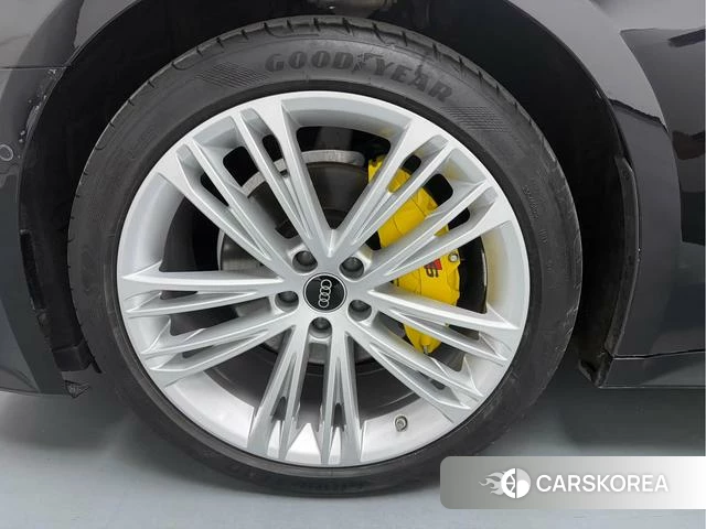 Audi A7L id 4300881 из Китая 15